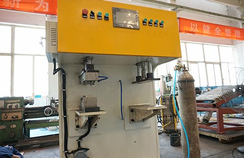 Air tightness testing machine